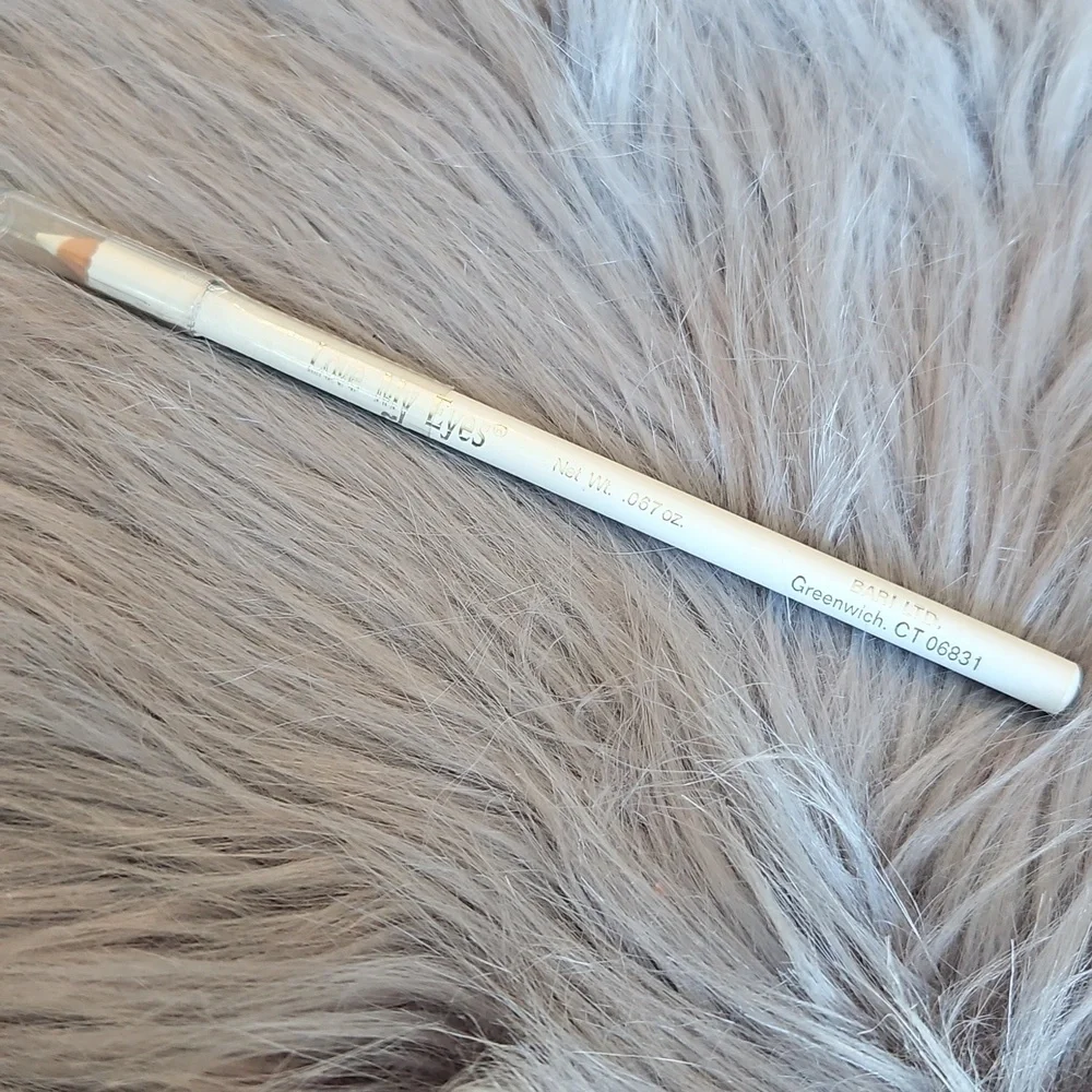 🆕️Love My Eyes Kohl-Kajal Eye Liner Soft Crayon 808 White